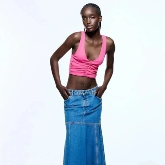 New Front Ruched Cropped Top - Picture 1 of 5